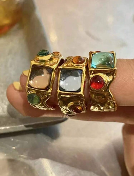 Asymmetrical Rhinestones Ring