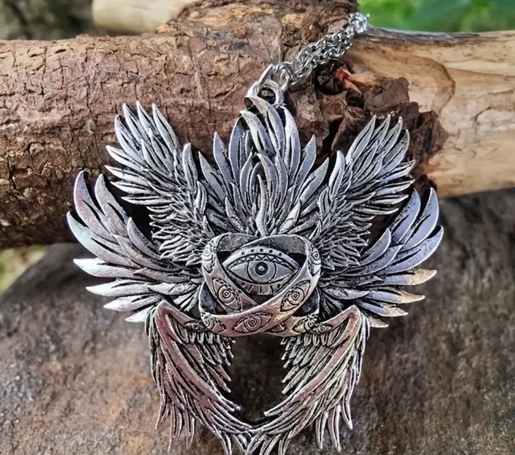 Angel wings pendant